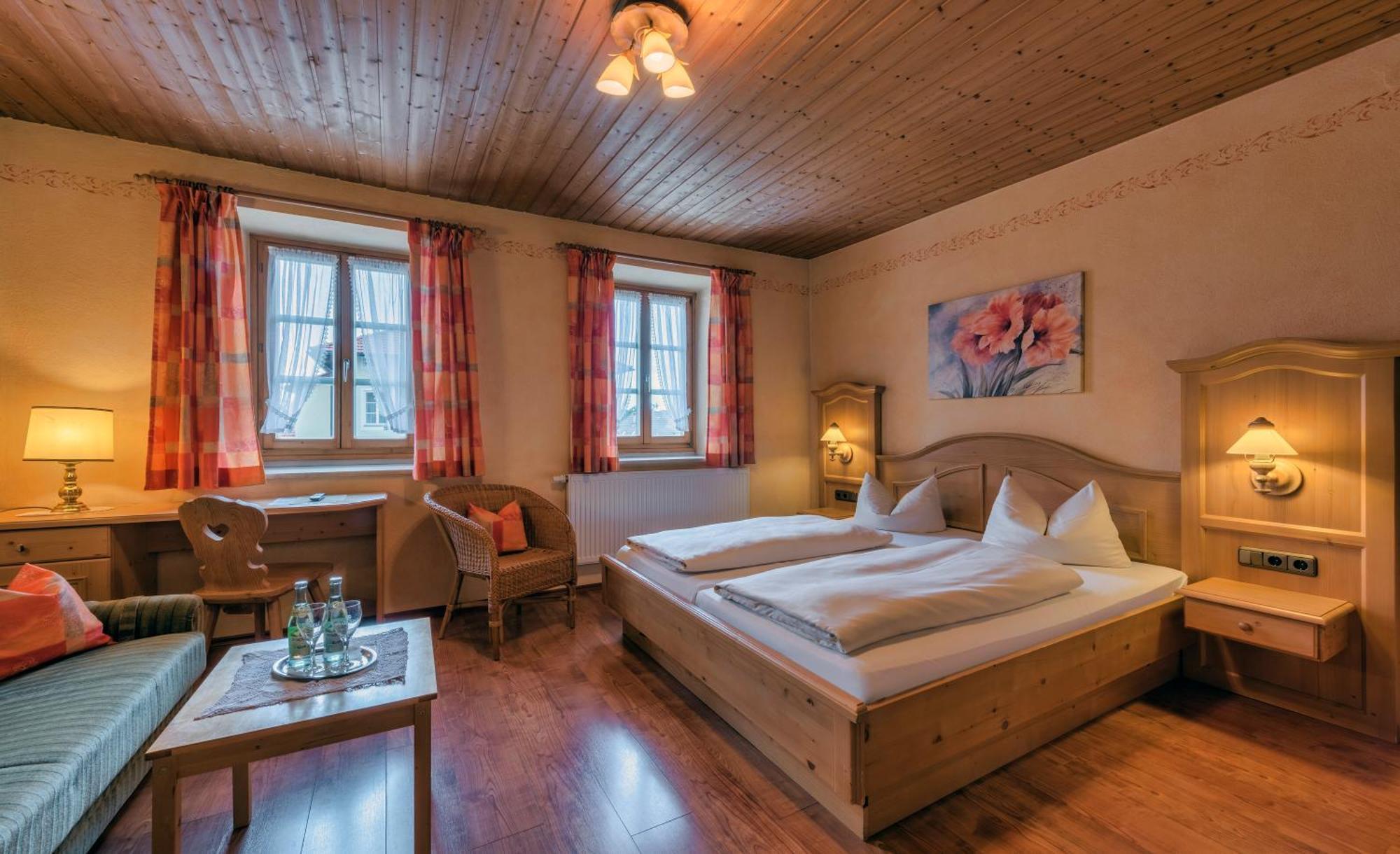 Hotel Altwirt Ленгрис Екстериор снимка