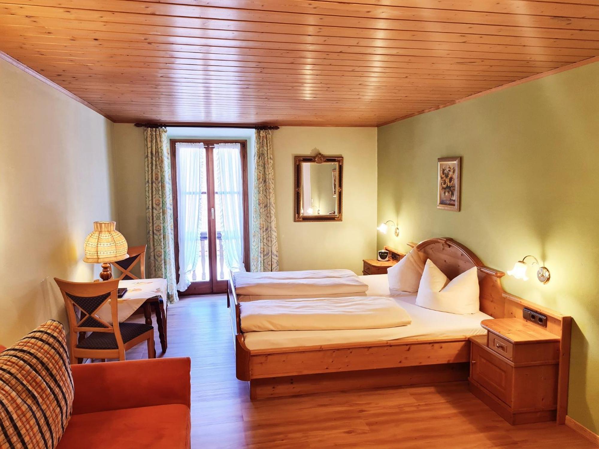 Hotel Altwirt Ленгрис Екстериор снимка