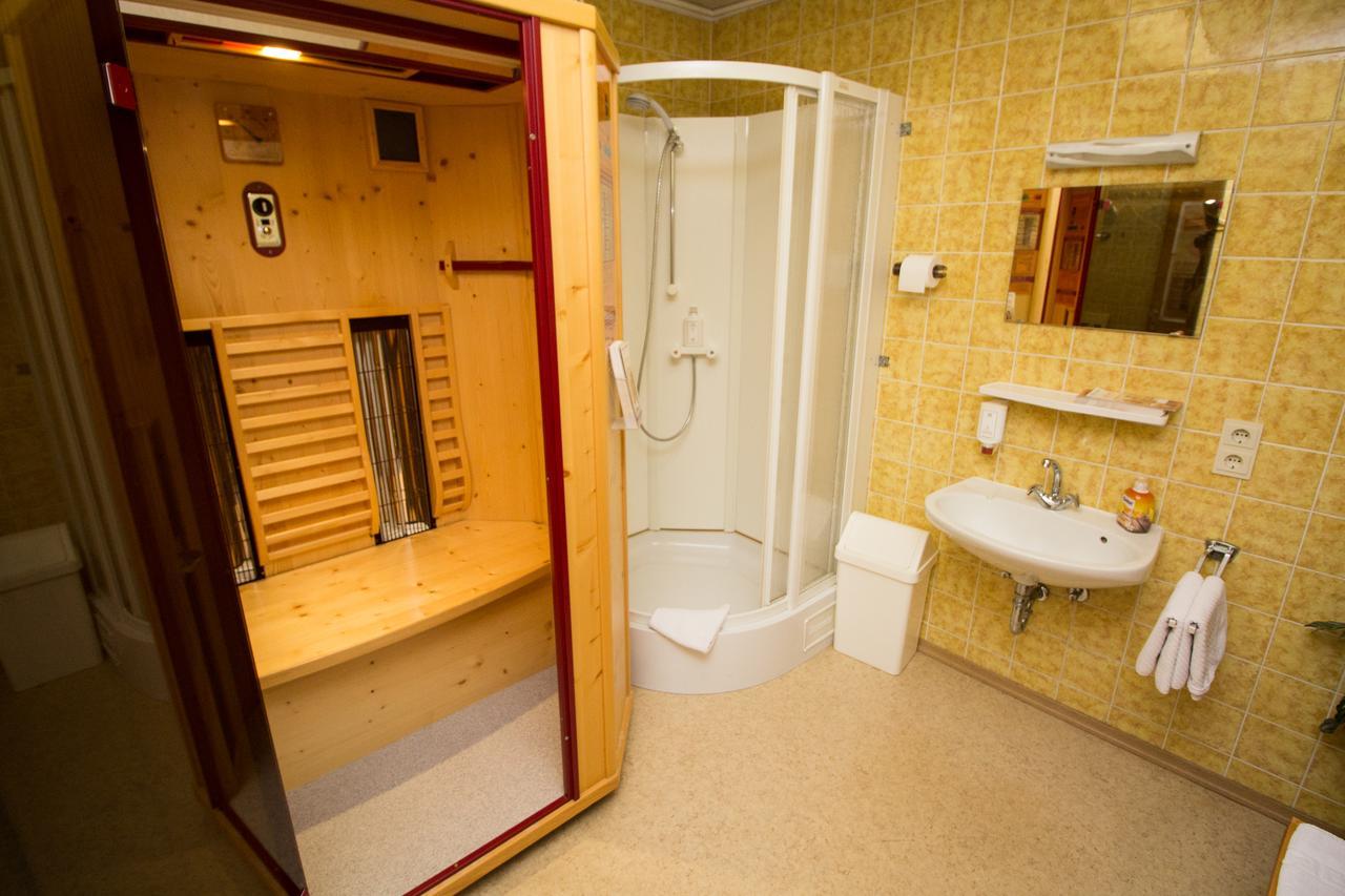 Hotel Altwirt Ленгрис Екстериор снимка